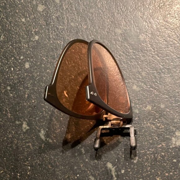 Clip-On, Flip-Up, Foldable Polarized Sunglasses (NWOT) - Picture 4 of 11